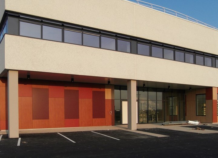 Bâtiment industriel, siège social à Fontenay-Trésigny